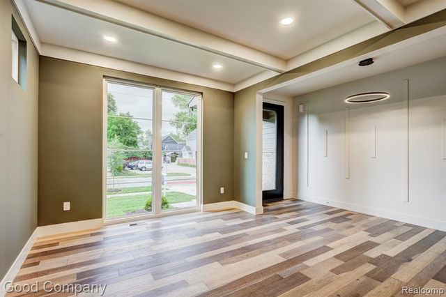 812 Irving Avenue, Royal Oak, MI 48067