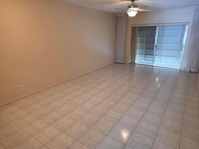 8590 CHEVY CHASE Drive 130, Boca Raton, FL 33433