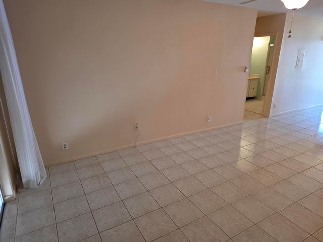 8590 CHEVY CHASE Drive 130, Boca Raton, FL 33433