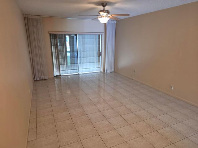 8590 CHEVY CHASE Drive 130, Boca Raton, FL 33433