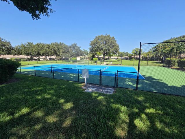 8590 CHEVY CHASE Drive 130, Boca Raton, FL 33433
