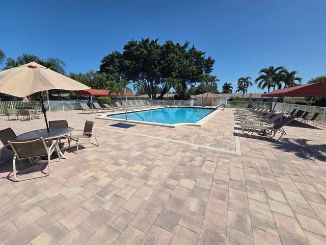 8590 CHEVY CHASE Drive 130, Boca Raton, FL 33433