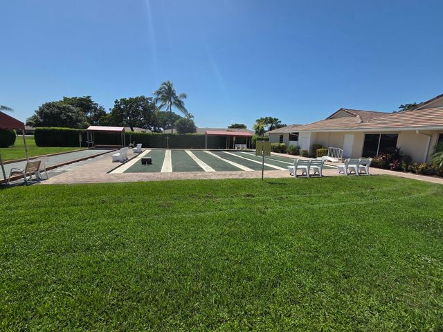 8590 CHEVY CHASE Drive 130, Boca Raton, FL 33433