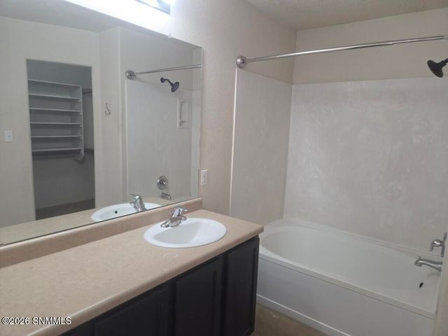 2114 Windsor Place, Las Cruces, NM 88005