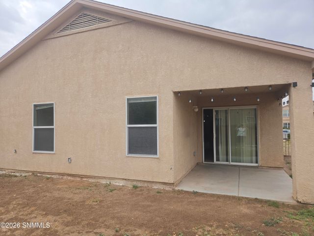 2114 Windsor Place, Las Cruces, NM 88005