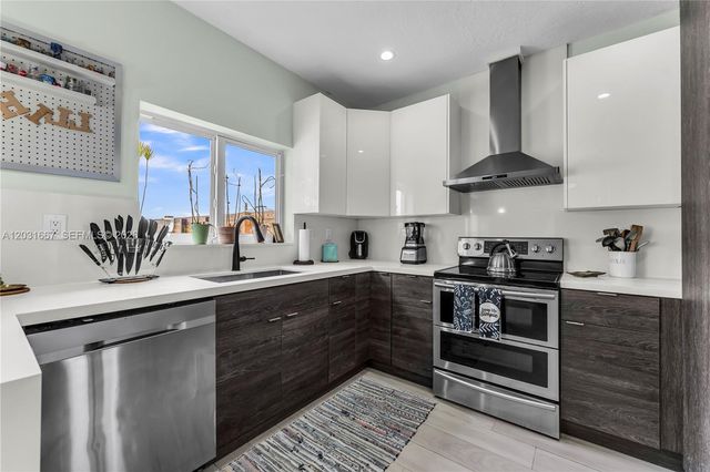 13257 SW 142nd Ter, Miami, FL 33186