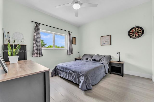 13257 SW 142nd Ter, Miami, FL 33186