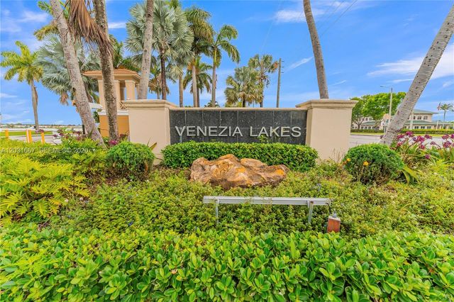 13257 SW 142nd Ter, Miami, FL 33186
