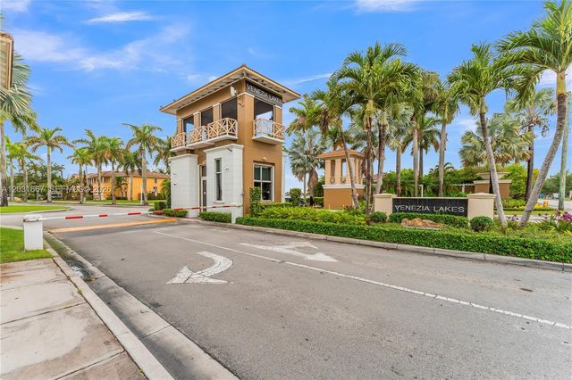 13257 SW 142nd Ter, Miami, FL 33186