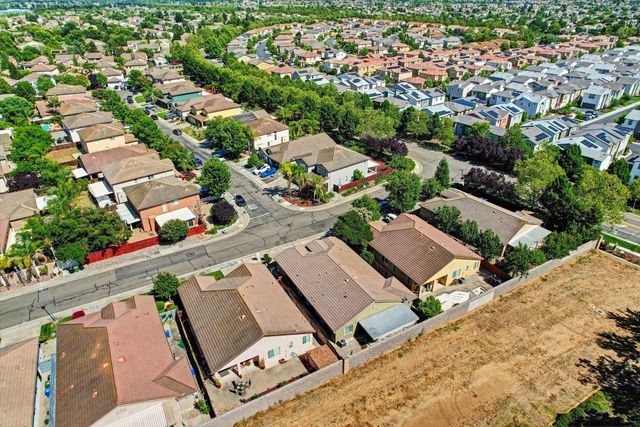 4509 Blossom Ranch Dr, Elk Grove, CA 95757