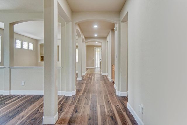 4509 Blossom Ranch Dr, Elk Grove, CA 95757