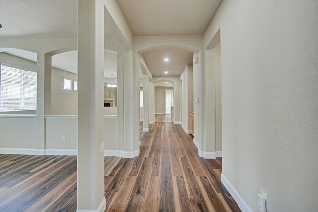 4509 Blossom Ranch Dr, Elk Grove, CA 95757