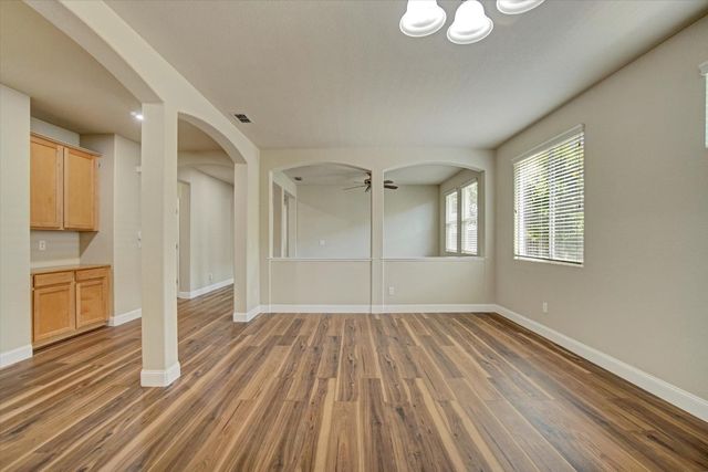4509 Blossom Ranch Dr, Elk Grove, CA 95757