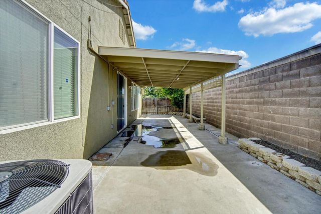 4509 Blossom Ranch Dr, Elk Grove, CA 95757