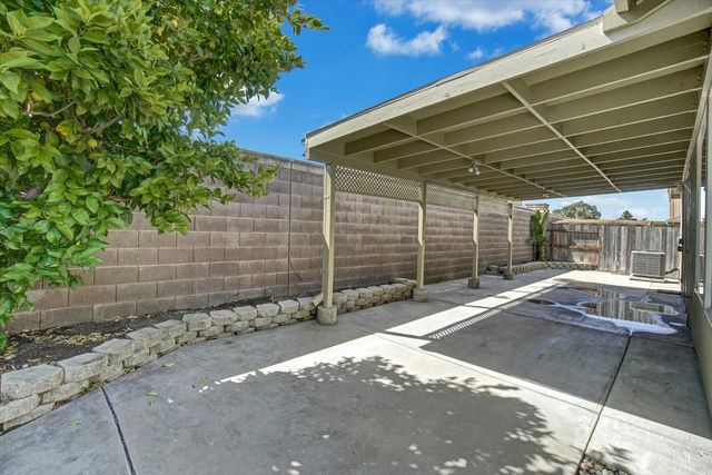 4509 Blossom Ranch Dr, Elk Grove, CA 95757