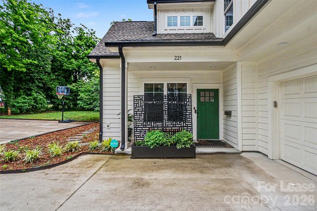 221 S Gardner Avenue, Charlotte, NC 28208