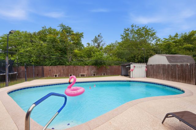 520 Thompson Drive, Saginaw, TX 76179