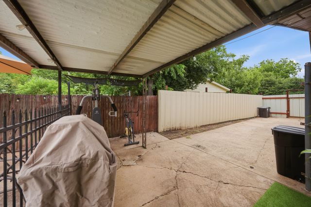 520 Thompson Drive, Saginaw, TX 76179