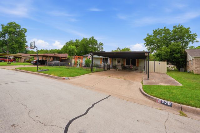 520 Thompson Drive, Saginaw, TX 76179