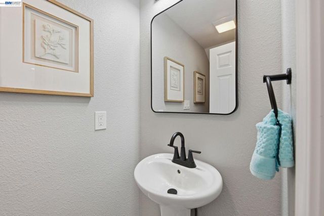2245 Pipit Ct, San Leandro, CA 94579