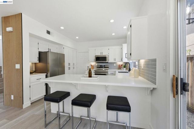 2245 Pipit Ct, San Leandro, CA 94579