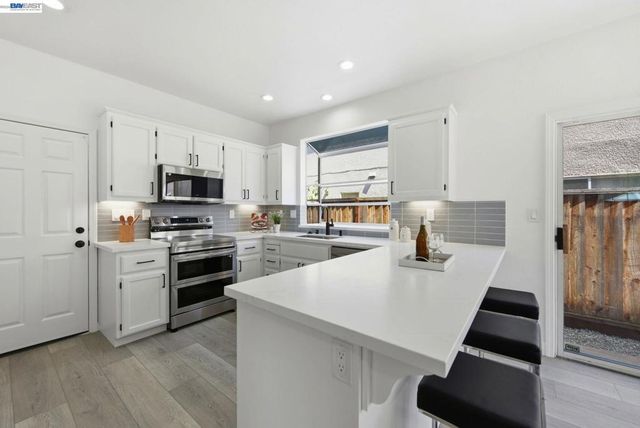 2245 Pipit Ct, San Leandro, CA 94579