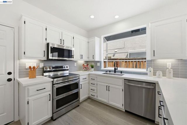 2245 Pipit Ct, San Leandro, CA 94579