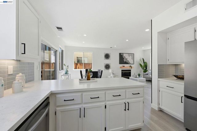 2245 Pipit Ct, San Leandro, CA 94579