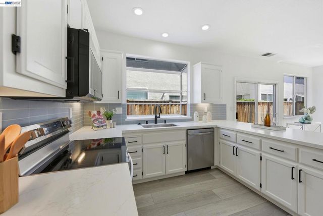 2245 Pipit Ct, San Leandro, CA 94579