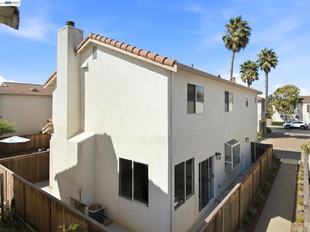 2245 Pipit Ct, San Leandro, CA 94579