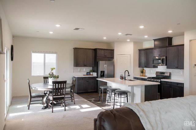 7418 Koyuk River Street, Bakersfield, CA 93311