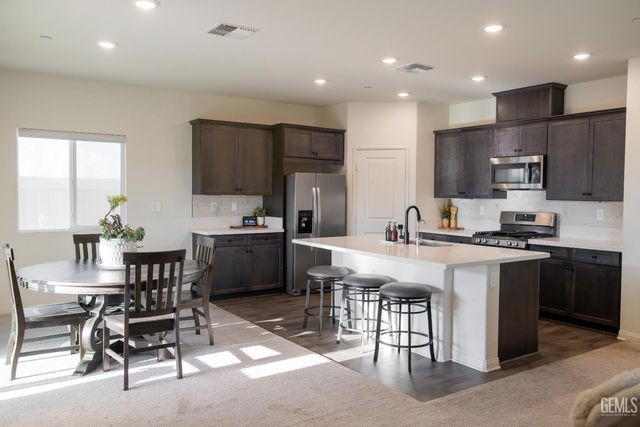 7418 Koyuk River Street, Bakersfield, CA 93311