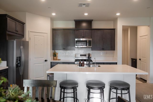 7418 Koyuk River Street, Bakersfield, CA 93311