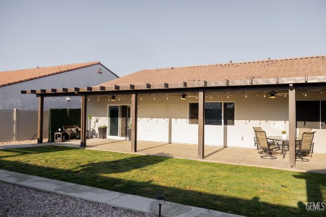 7418 Koyuk River Street, Bakersfield, CA 93311