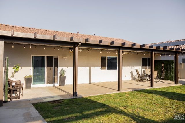 7418 Koyuk River Street, Bakersfield, CA 93311
