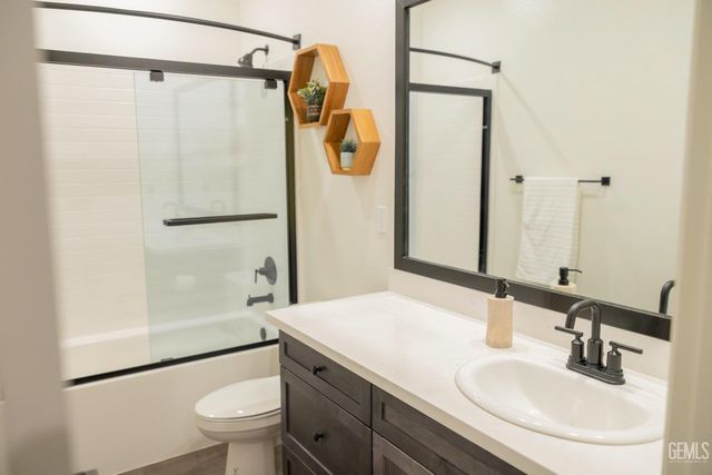 7418 Koyuk River Street, Bakersfield, CA 93311