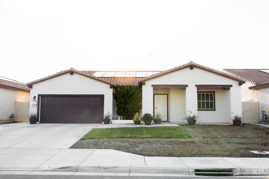 7418 Koyuk River Street, Bakersfield, CA 93311