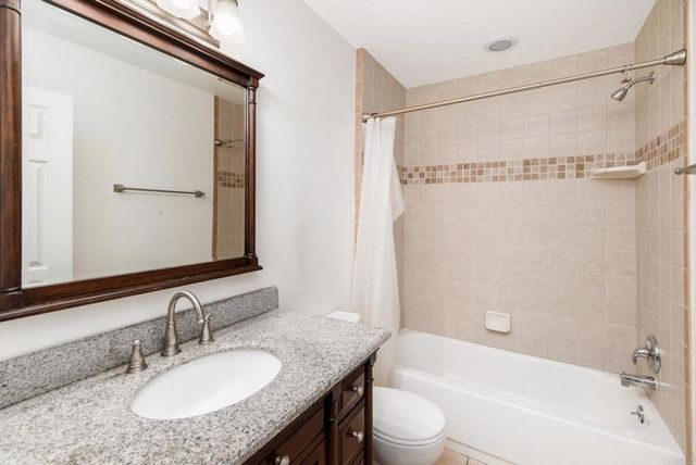 3215 Midway 703, San Diego, CA 92110