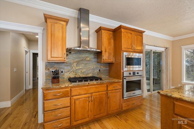 1643 N Watson Pl, Eagle, ID 83616