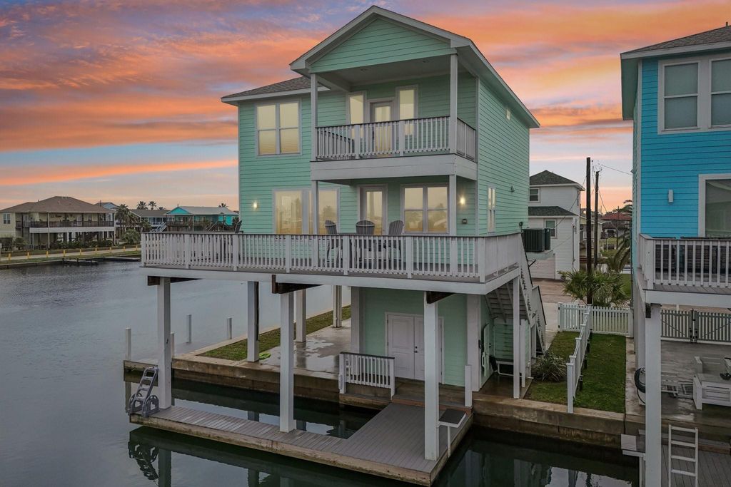 16700 Montego Way, Jamaica Beach, TX 77554