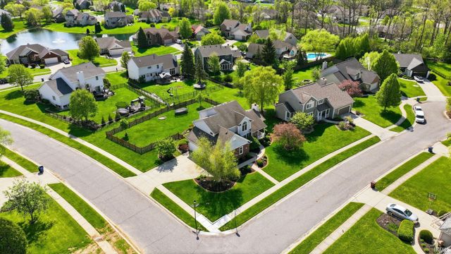 1012 Perry Lake Drive, Fort Wayne, IN 46845