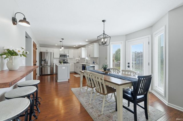 1012 Perry Lake Drive, Fort Wayne, IN 46845