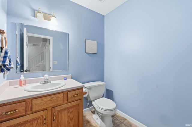 1012 Perry Lake Drive, Fort Wayne, IN 46845