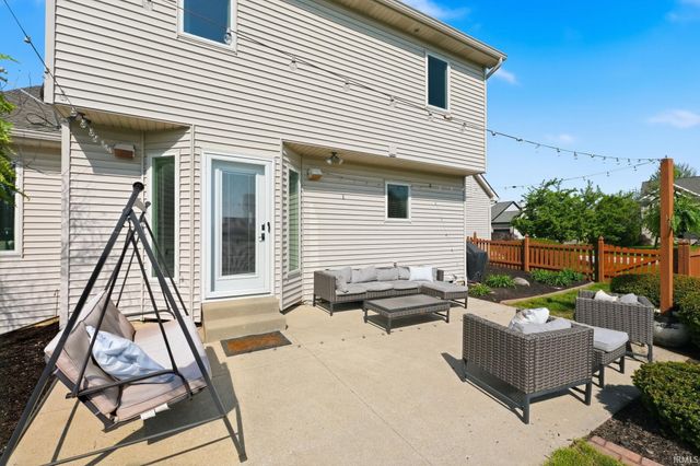 1012 Perry Lake Drive, Fort Wayne, IN 46845