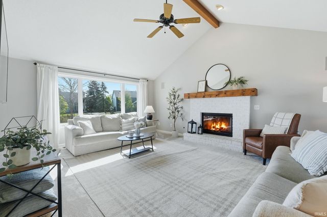 1012 Perry Lake Drive, Fort Wayne, IN 46845