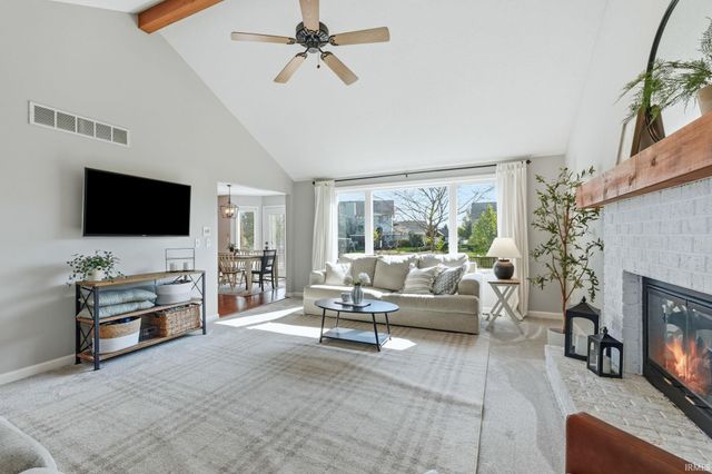1012 Perry Lake Drive, Fort Wayne, IN 46845