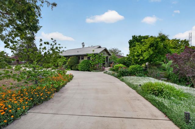 14621 E Eight Mile Rd, Linden, CA 95236