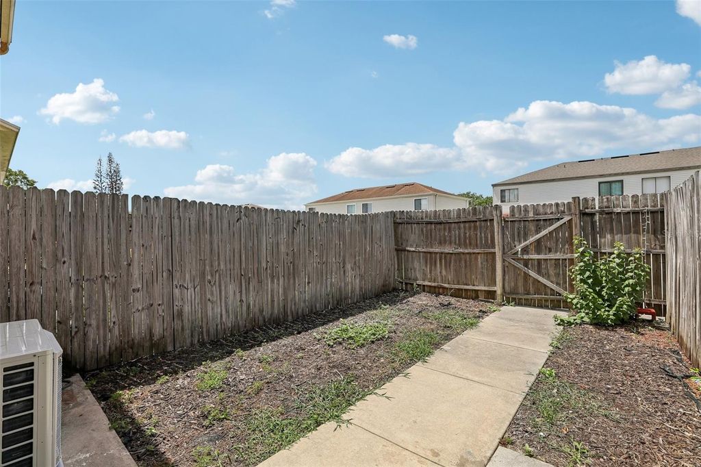 Image 18 of property listing at 12059 TIFT CIRCLE, Orlando, FL 32826
