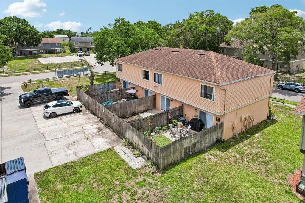 Image 20 of property listing at 12059 TIFT CIRCLE, Orlando, FL 32826