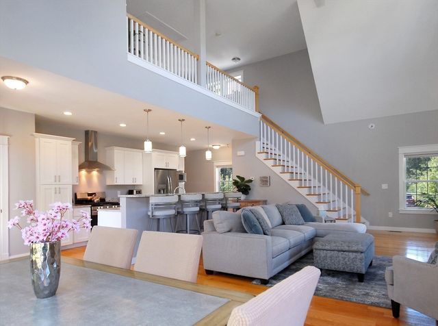 19 Brigham Farm Lane 19, Bolton, MA 01740